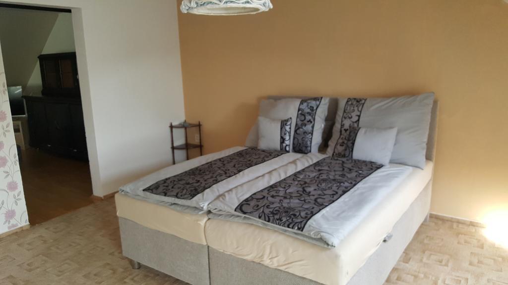 Restaurace U Marty Otel Dubí Dış mekan fotoğraf