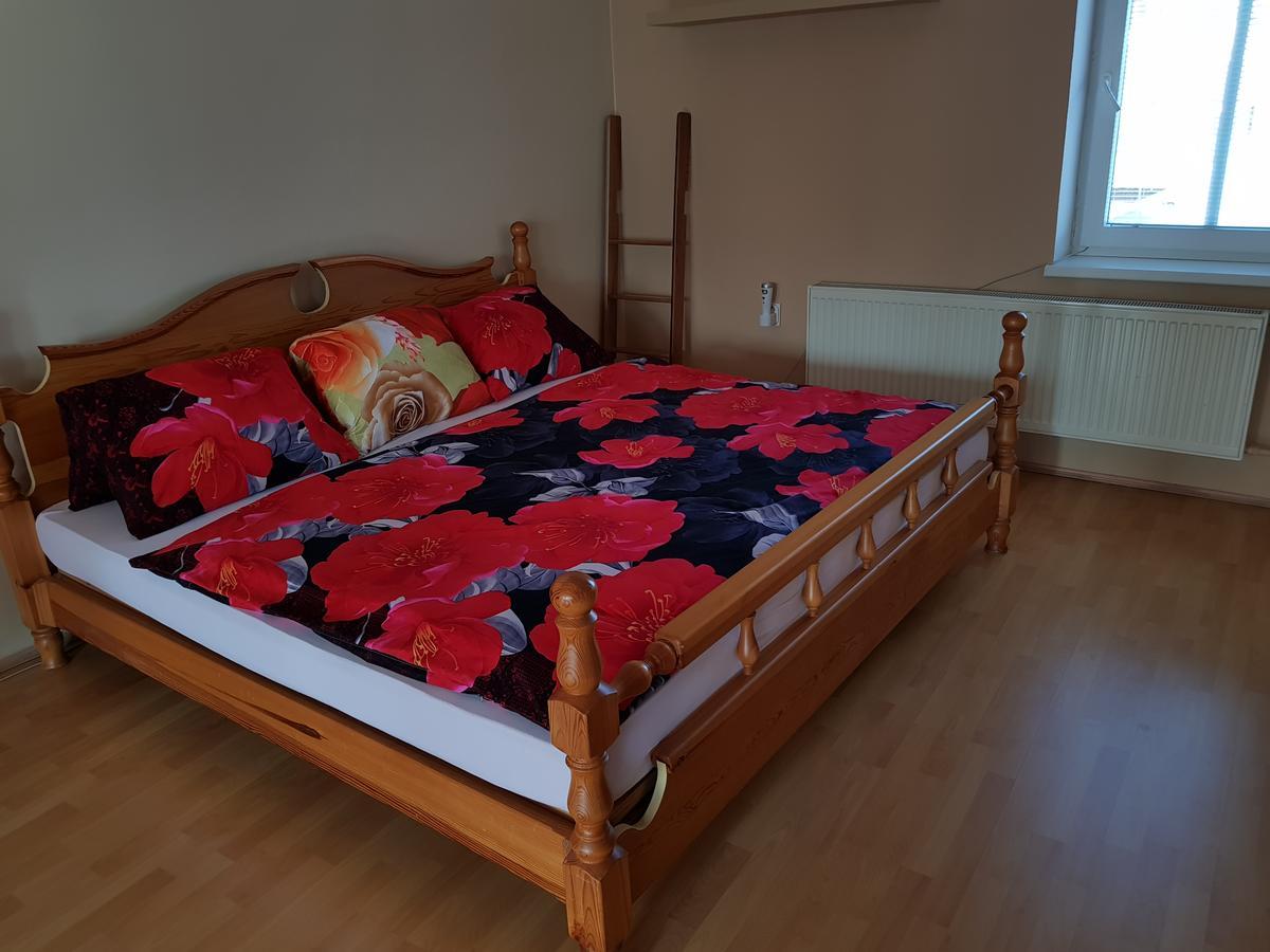 Restaurace U Marty Otel Dubí Dış mekan fotoğraf